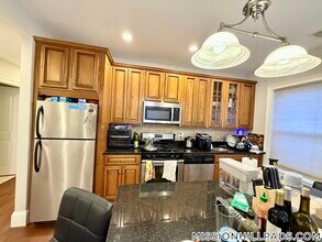 81 Hillside St in Boston, MA - Building Photo - Building Photo