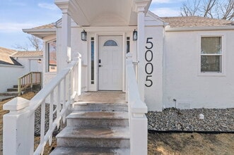 5005 N Elmwood Ave in Kansas City, MO - Building Photo - Building Photo