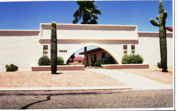 16640 Almont Dr in Fountain Hills, AZ - Foto de edificio