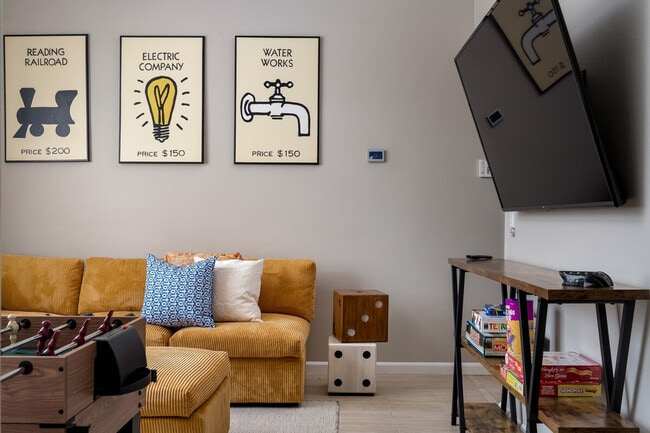 property at 412 N Hampton Dr