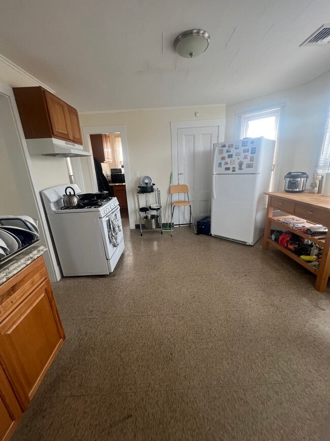 10 Warren St, Unit 3 in Cambridge, MA - Building Photo - Building Photo