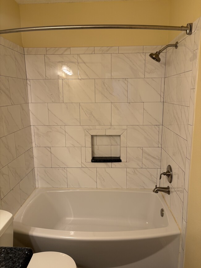 106 Hollywood Dr in Glenn Heights, TX - Building Photo - Building Photo