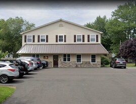 266 Hulmeville Rd, Unit Apt E in Langhorne, PA - Building Photo
