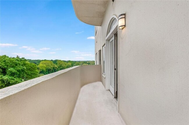 2161 Peachtree Rd in Atlanta, GA - Building Photo - Building Photo
