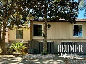 4833 Huron Dr in Pensacola, FL - Building Photo