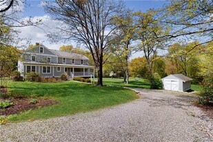 25 East St in South Salem, NY - Building Photo