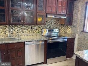 4502 Cub Run Rd in Chantilly, VA - Building Photo - Building Photo