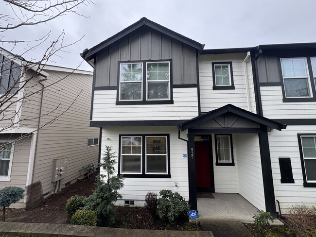 property at 935 N 19th Ave