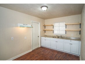 1003 Poinsettia St in San Antonio, TX - Building Photo - Building Photo