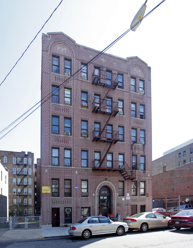 3212 Cruger Ave in Bronx, NY - Building Photo - Building Photo