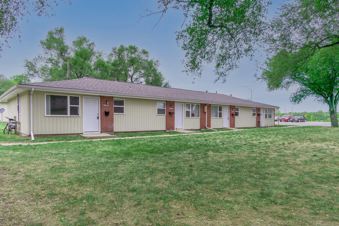 One Forty Flats in Grandview, MO - Building Photo