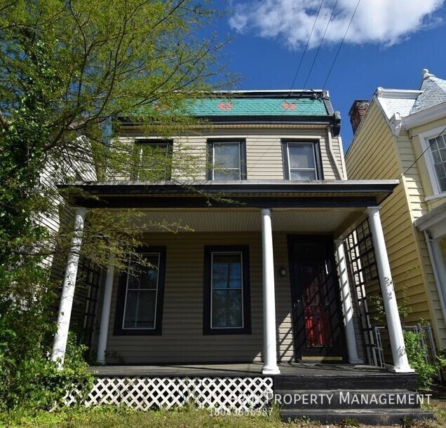 property at 805 S Meadow St