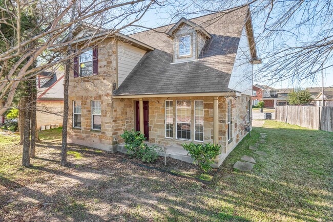 August 2026 Pre-Lease! Fantastic 4 Bed, 3 Bath Near Campus! in College Station, TX - Building Photo - Building Photo