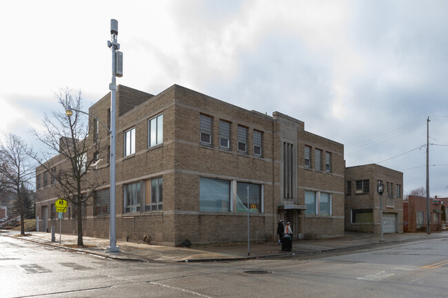 Sunset on North in Milwaukee, WI - Building Photo - Building Photo