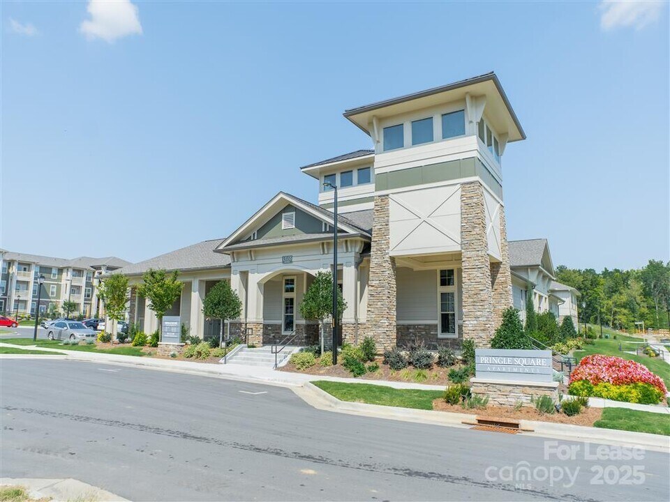 15155 Ollie Dr in Charlotte, NC - Building Photo