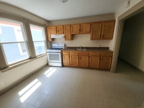 64 Ellsworth Ave in New Haven, CT - Building Photo - Building Photo