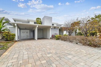800 Madonna Blvd in Tierra Verde, FL - Building Photo - Building Photo