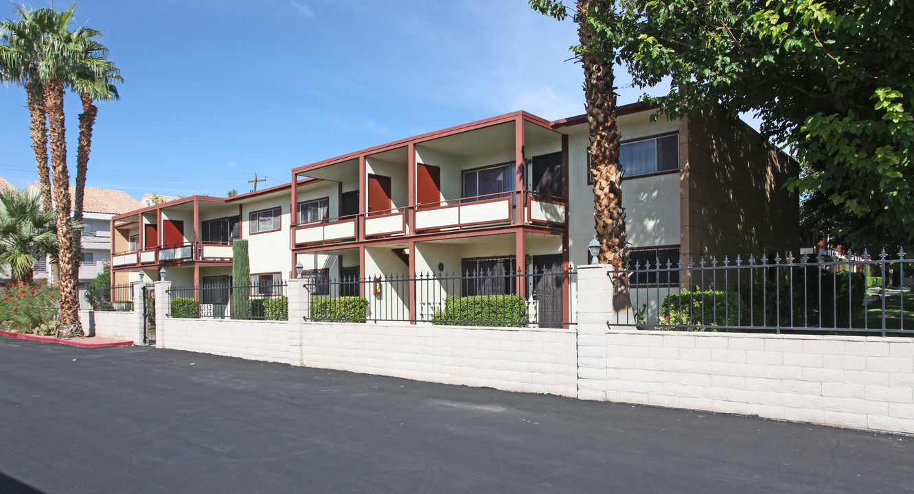 Country Club Shadows in Las Vegas, NV - Building Photo