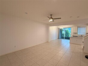 6308 Camino Dr in Apollo Beach, FL - Building Photo - Building Photo