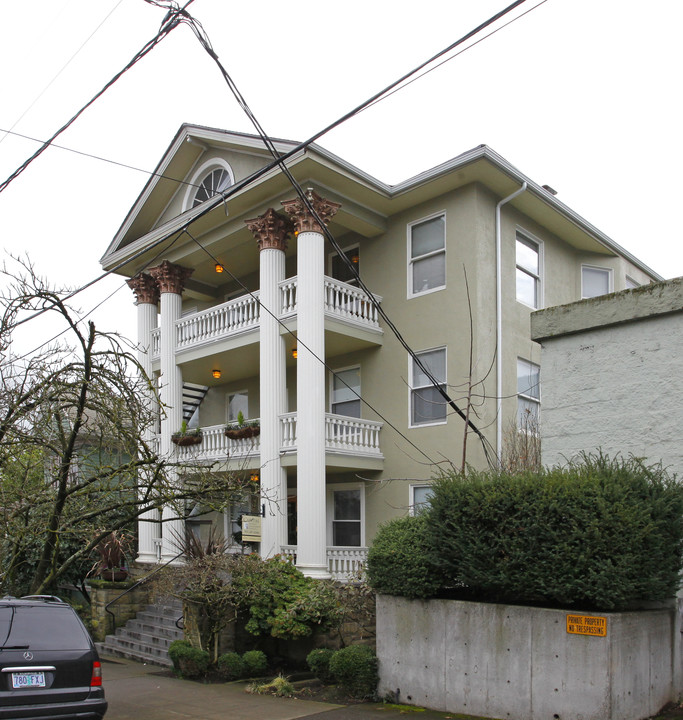 The Clifton Apartments in Portland, OR - Building Photo