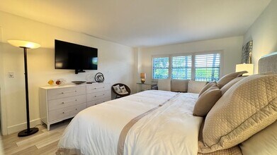 5100 N Ocean Blvd in Lauderdale-by-the-Sea, FL - Building Photo - Building Photo