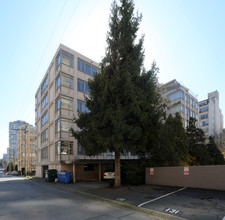 Delwood Apartments in Vancouver, BC - Building Photo - Building Photo