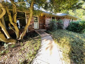 909 E 13th St in Edmond, OK - Building Photo