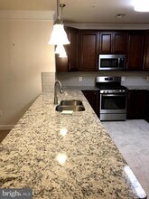 13740 Endeavour Dr in Herndon, VA - Building Photo - Building Photo