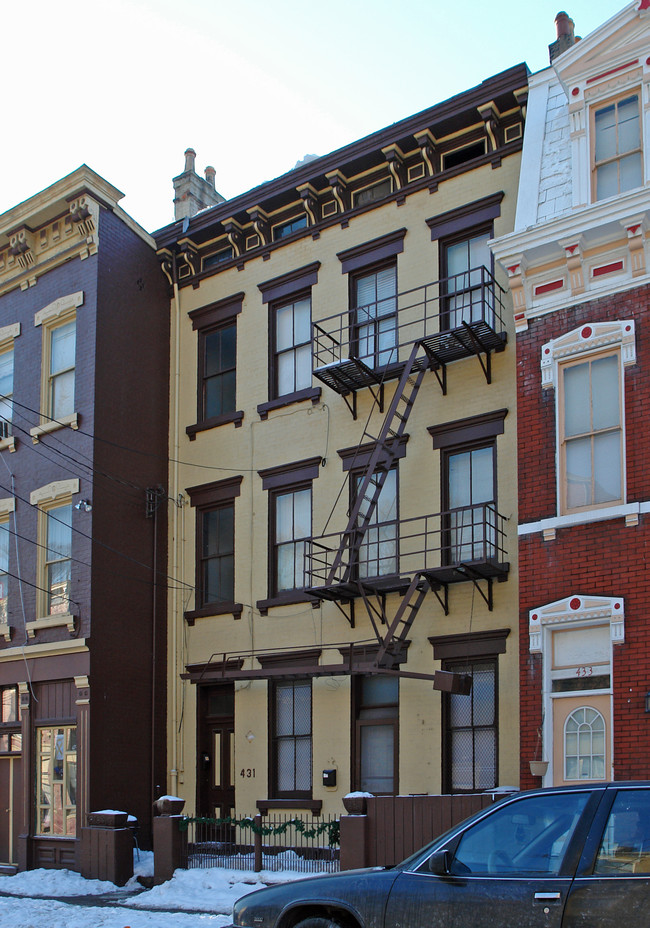 431 W McMicken Ave in Cincinnati, OH - Building Photo - Building Photo