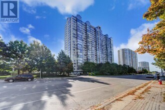 350 Webb Dr in Mississauga, ON - Building Photo - Building Photo