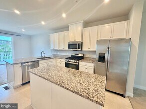 5330 Witch Hazel Ln in Frederick, MD - Building Photo - Building Photo