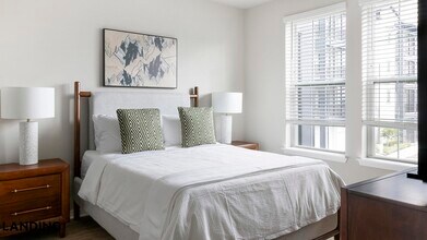 4902 Cosmos Cir, Unit 201 in Wimauma, FL - Foto de edificio - Building Photo