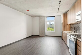 151 N Ashland Ave in Chicago, IL - Foto de edificio - Building Photo