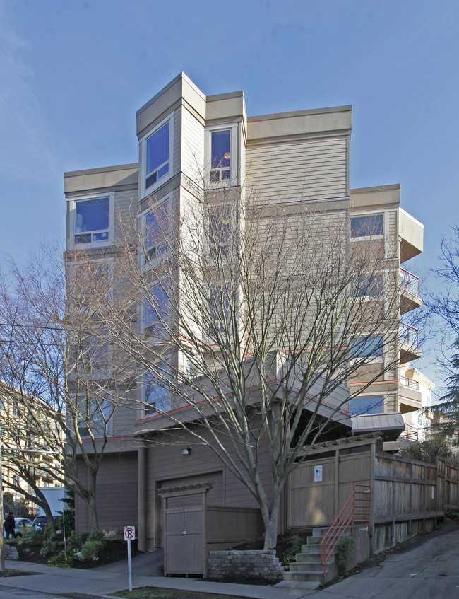 Mezzo Condominium in Seattle, WA - Foto de edificio - Building Photo