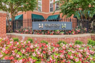 2655 Prosperity Ave in Fairfax, VA - Building Photo