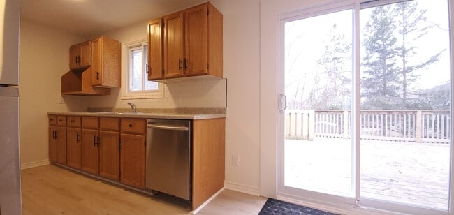 194 Reid St in Quinte West, ON - Building Photo - Building Photo