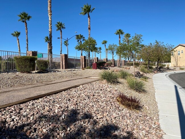 8048 Aztec Basin Ave in Las Vegas, NV - Building Photo - Building Photo