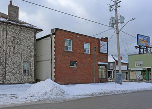 445-451 Simcoe St S in Oshawa, ON - Building Photo - Building Photo