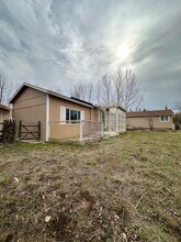 333 SW 35th St in Redmond, OR - Building Photo - Building Photo