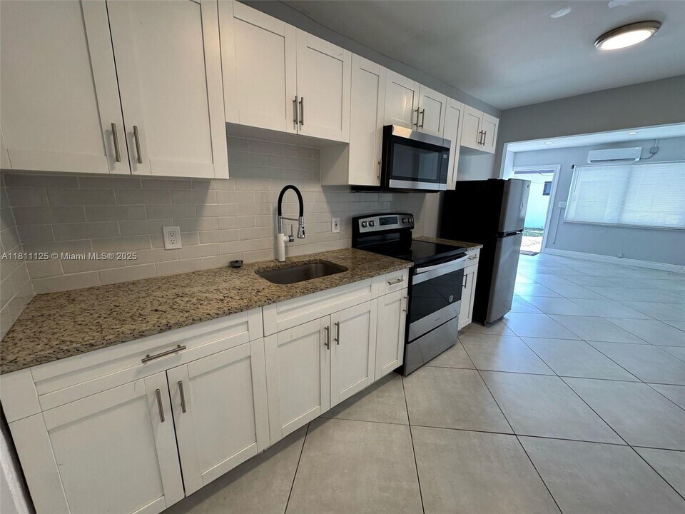 841 NW 5th Ave in Pompano Beach, FL - Building Photo