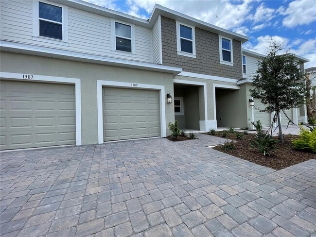 1309 Axel Graeson Ave in Kissimmee, FL - Building Photo - Building Photo