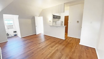 6401 Fifth Ave, Unit 7 in Pittsburgh, PA - Building Photo