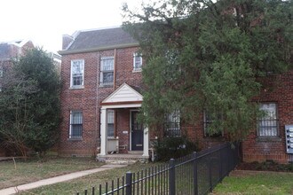 1247 S Carolina Ave SE in Washington, DC - Building Photo - Building Photo