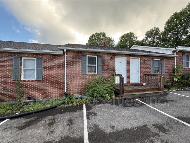 property at 1909 Cherokee Rd