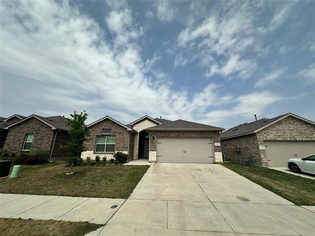 5228 Petal Mdws Dr in Fort Worth, TX - Building Photo