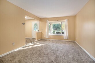 5836 New Meadow Dr in Ypsilanti, MI - Building Photo - Building Photo