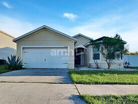 3825 Crystal Dew St in Plant City, FL - Building Photo