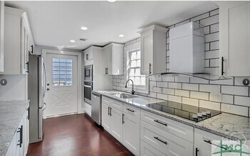 38 Price St in Savannah, GA - Building Photo - Building Photo
