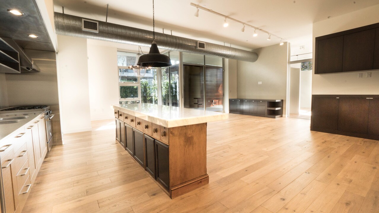 4080 Glencoe Ave in Marina Del Rey, CA - Building Photo