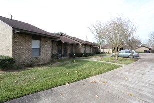 Woodlands Senior Apartments in Sweeny, TX - Building Photo